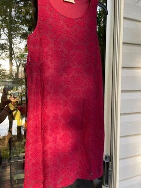 Everly Sleeveless Mini Dress in Deep Red Textured Knit